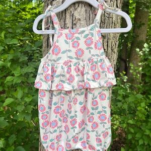 NWOT Baby Girl Floral Ruffle Bubble Romper - Pink Daisy